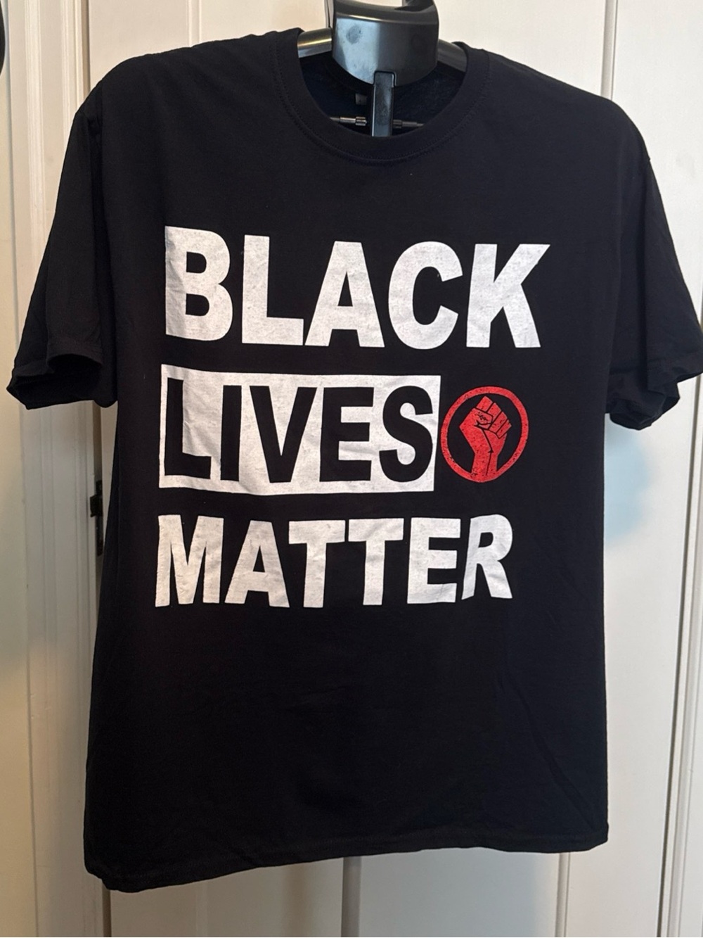 Source Unknown Black 'Black Lives Matter' Tee with Red Fist